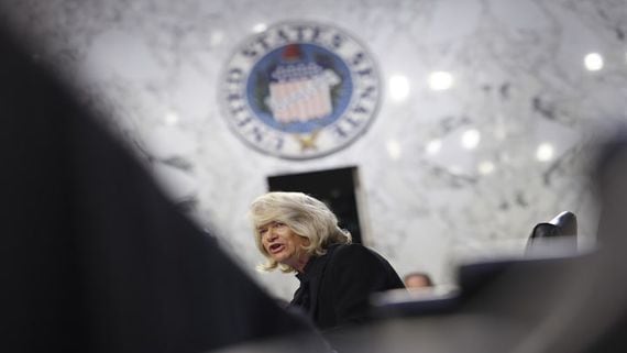 Sen. Lummis Likely to Oppose Powell’s Fed Nomination on Crypto Grounds