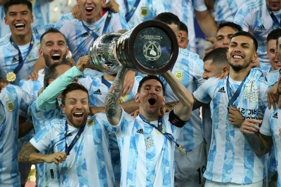 Argentina celebrates its Copa America 2021 victory. (Alexandre Schneider/Getty Images)