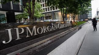 JPMorgan analysts are trying to figure out what's driving bitcoin. (Getty Images)
