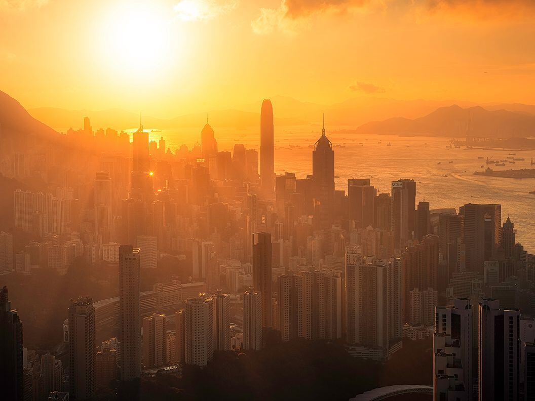 CDCROP: Victoria Harbour from Peak Hong Kong (anuchit kamsongmueang/Getty Images)