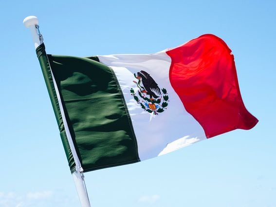 Mexico flag (Unsplash)
