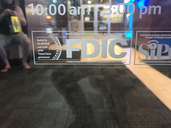 An FDIC sticker on the door of a Chase Bank branch in New York (Ben Schiller for CoinDesk)