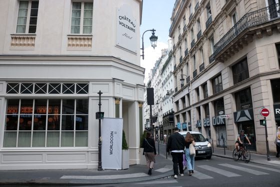 Отель Шато Вольтер в Париже, где прошла демонстрация шара Worldcoin и Global Coin Research. (Елиза Гкритси/CoinDesk)