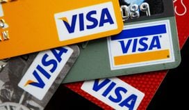 CDCROP: Close up of VISA credit cards (Justin Sullivan/Getty Images)
