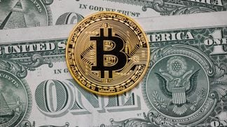 Cash, bitcoin