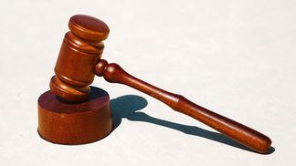 CDCROP: Gavel Justice Legal (Unsplash)