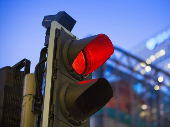 CDCROP: Red Stop Light Traffic (Shutterstock)