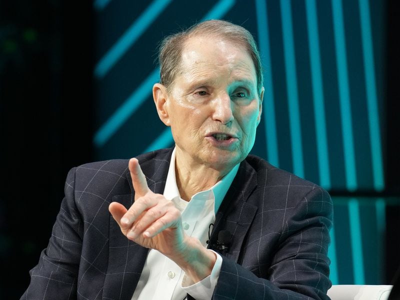 U.S. Sen. Wyden: House ‘Right’ to Pursue Crypto Bill, Late in Session for More Progress