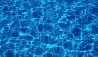 Swimming pool water (Aquilatin/Pixabay)