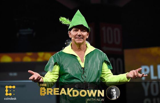 American billionaire hedge fund manager Paul Tudor Jones, dressed as Robin Hood due to being the founder of The Robin Hood Foundation, recently recommended a 5% allocation to bitcoin.