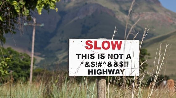 Slow sign. (stevepb/Pixabay)