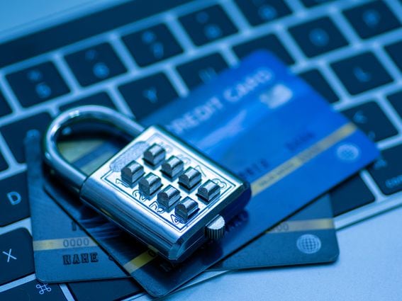 CDCROP: keys, credit card, computer keyboard (Getty Images)