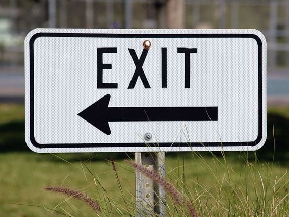 CDCROP: Exit Sign (Paul Brennan/Pixabay)