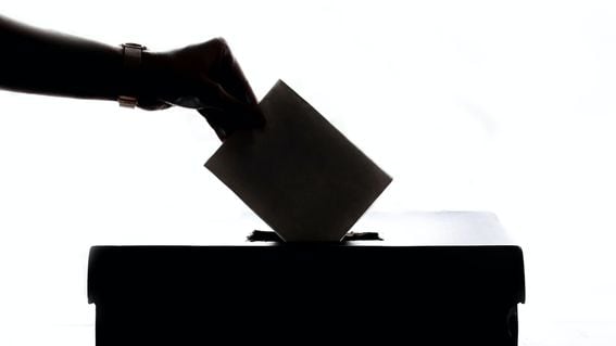 Vote voting black box (Unsplash)