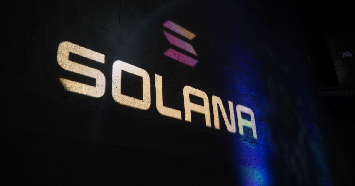 Solana’s SOL Surges After Blockchain's Foundation Delays Plan to Unstake Tokens