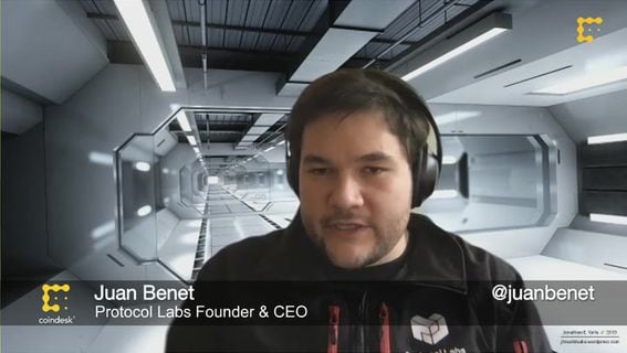 El cofundador y CEO de Protocol Labs, Juan Benet, habla en la conferencia de CoinDesk Construct 2017. (Archivos de CoinDesk)