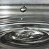 CDCROP: Water drop ripple (Claudia Wollesen/Pixabay)