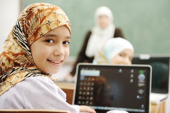 Muslim girl with PC 
