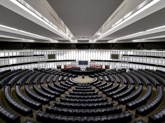 CDCROP: European Parliament (Frederic Köberl/Unsplash)