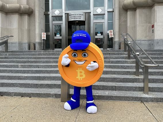 A supporter of the so-called "Crypto 6" attended the first day of Ian Freeman's trial for tax evasion and money laundering charges. (Cheyenne Ligon/CoinDesk)