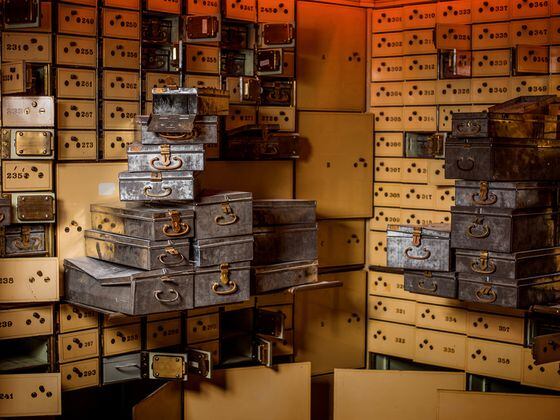 CDCROP: Vintage bank vault and security boxes (Getty Images)