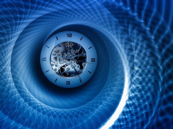 CDCROP: Clock time spiraling spiral (geralt/Pixabay)