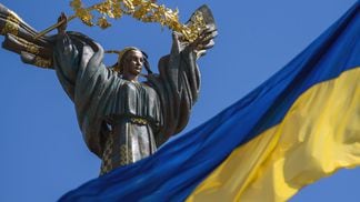 Monument of Independence in Kyiv (Andreas Wolochow/Shutterstock)