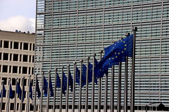 The European Commission wants to introduce a digital euro bill in 2023. (Carlos Moreno / Flickr)