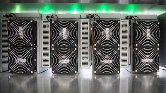 BTC Miner Outflows Spark Mixed Signals as Bitcoin ETF Debuts