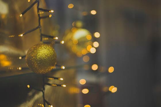 Close up of Christmas lights  (Markus Spiske/Rawpixel)