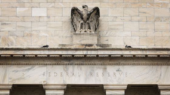 The exterior of the Federal Reserve Board building (Alex Wong/Getty Images)