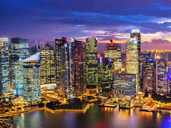 CDCROP: Singapore financial district (Shutterstock)