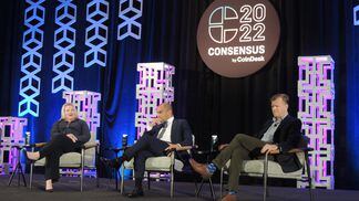 Former CFTC Commissioner Dawn Stump, CFTC Chairman Rostin Behnam and CoinDesk Chief Content Officer Michael Casey speak at Consensus 2022. (Nikhilesh De/CoinDesk)