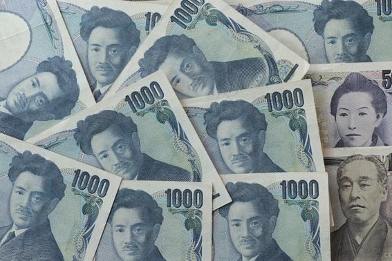 Japanese money bank notes]