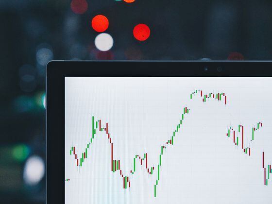 CDCROP: Charts Indices Stocks on a laptop (Unsplash)