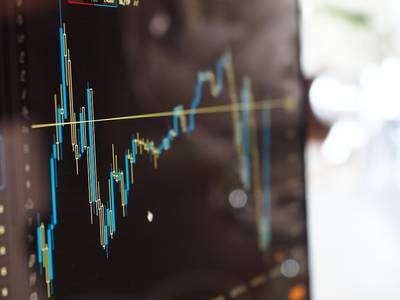 A trading chart on a computer. (Pexels/Pixabay)