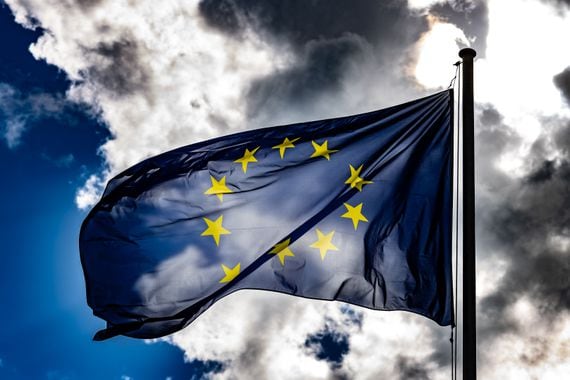 New EU guidance has implications for banks' crypto dealings. (fhm/Getty Images)