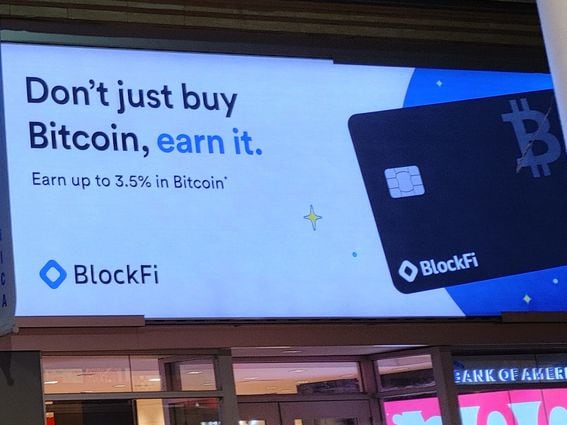 Publicidad de BlockFi en Union Station, Washington D. C. (Archivo de CoinDesk)