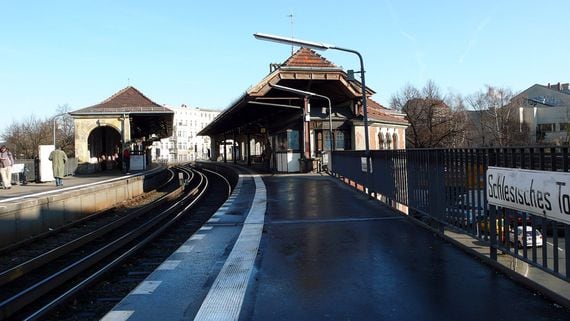 The Schlesisches Tor U-Bahn station in Berlin (Credit: Phaeton1 / Wikimedia Commons)
