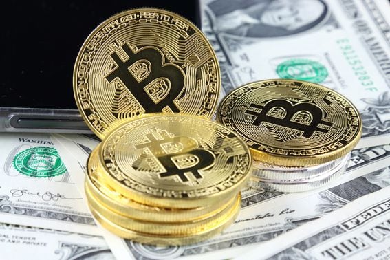 bitcoin-dollar-3