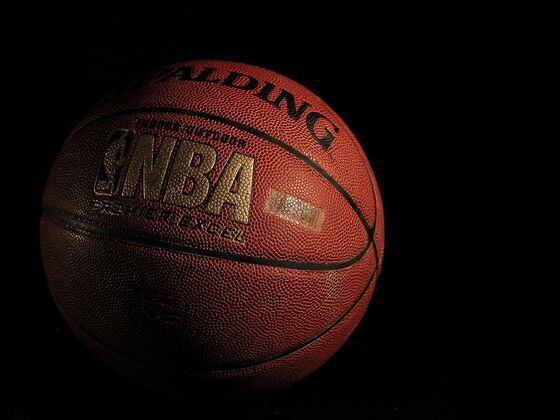 CDCROP: NBA Basketball (Pixabay)