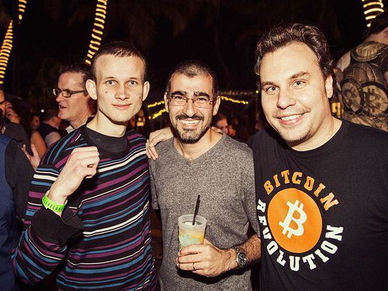Ethereum co-founder Vitalik Buterin (left) and Bitcoin Association's Bruce Fenton (right). (CoinDesk)