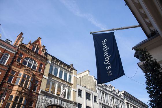 Sotheby's auction house in London (Simon Dawson/Bloomberg via Getty Images)