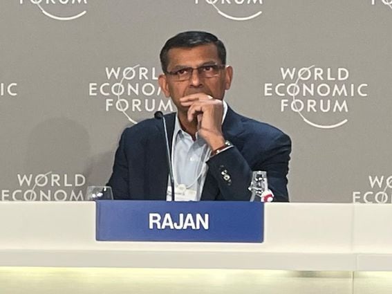 Former RBI governor Raghuram Rajan speaking at a WEF panel on the 2023 macroeconomic outlook in Davos. (Sandali Handagama/CoinDesk)