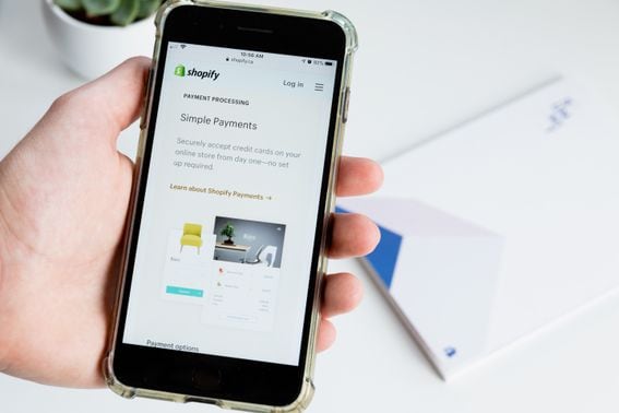 Shopify has increased the number of crypto payment options available to merchants. (Roberto Cortese/Unsplash)