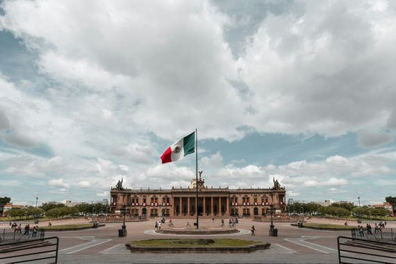 Telecom giant Telefónica partners with Helium (HNT) to roll out mobile hotspots in Mexico. (Robbie Herrera/Unsplash)