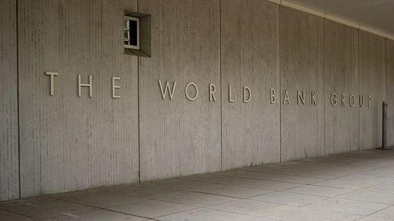 The World Bank Group sign in Washington, D.C. (Victorgrigas)