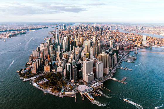 Aerial view of Loser Manhattan skyline, New York City, USA