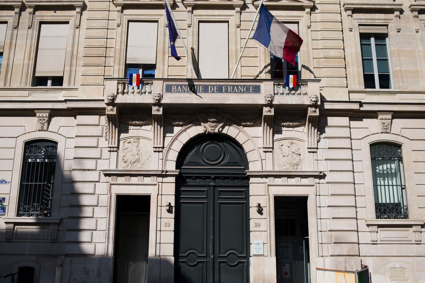 France Trials CBDC, Blockchain for Government Bond Deals