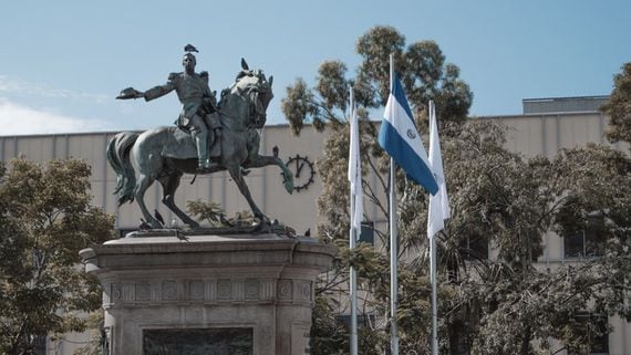 El Salvador Targets Bitcoin Millionaires in New Push to Attract Long-Term Residents